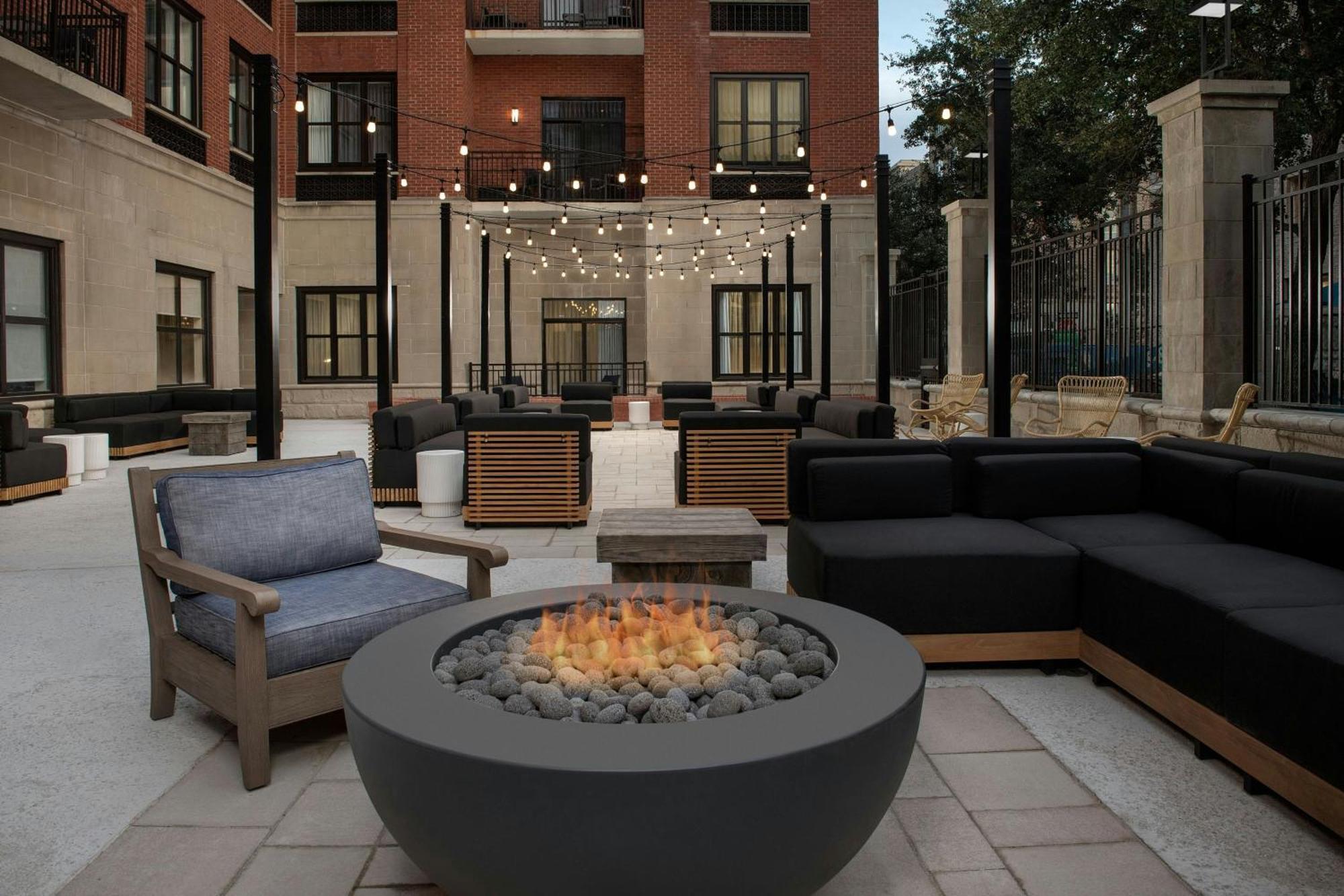 Courtyard By Marriott Savannah Downtown - Historic District Exteriör bild